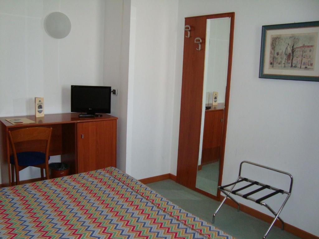 Hotel Naonis Cordenons Habitación foto
